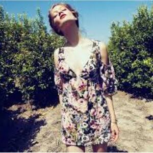 Planet Blue Blu moon Floral mini dress XSmall ruffle off the back cottagecore